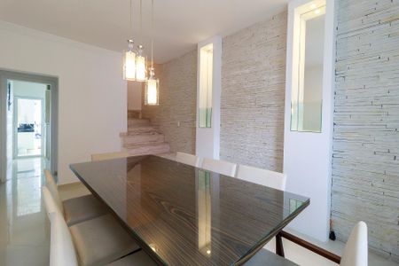 Casa à venda com 69m², 2 quartos e 1 vagaSala