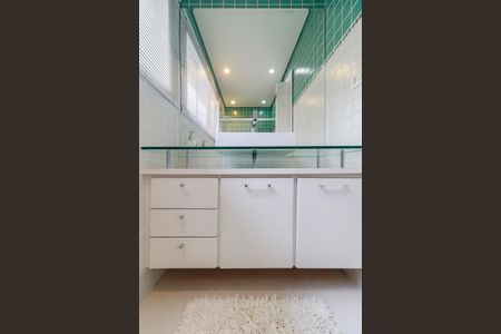 Casa à venda com 69m², 2 quartos e 1 vagaSuíte - Banheiro