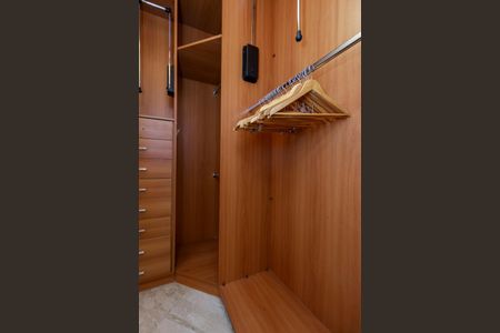 Casa à venda com 69m², 2 quartos e 1 vagaCloset