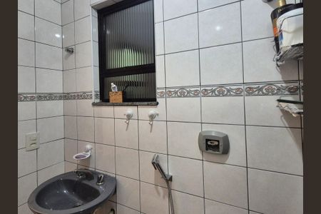 Apartamento à venda com 187m², 3 quartos e 3 vagasBanheiro da Suíte 2