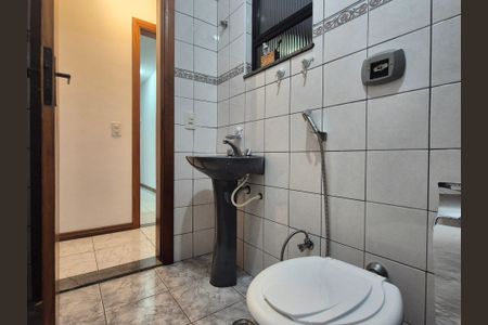 Apartamento à venda com 187m², 3 quartos e 3 vagasBanheiro da Suíte 2