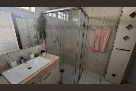 Casa à venda com 220m², 4 quartos e 3 vagasBanheiro da Suíte