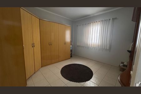 Casa à venda com 220m², 4 quartos e 3 vagasQuarto 2