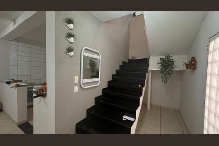 Casa à venda com 220m², 4 quartos e 3 vagasEscada