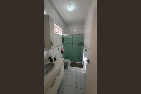 Casa à venda com 220m², 4 quartos e 3 vagasBanheiro 2