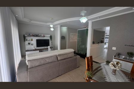 Casa à venda com 220m², 4 quartos e 3 vagasSala