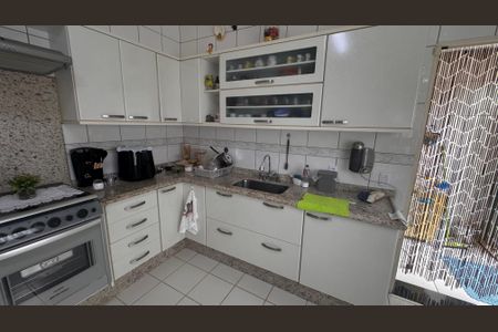 Casa à venda com 220m², 4 quartos e 3 vagasCozinha