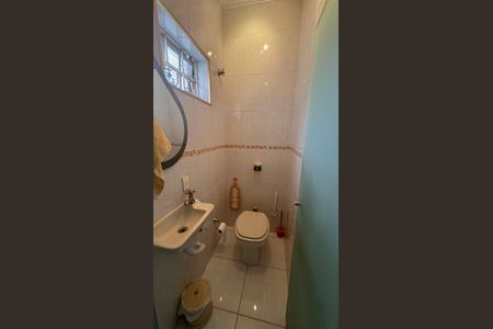 Casa à venda com 220m², 4 quartos e 3 vagasLavabo