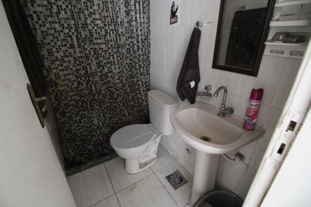 Casa de condomínio à venda com 120m², 2 quartos e 1 vagaBanheiro de Serviço
