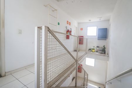 Apartamento para alugar com 42m², 2 quartos e sem vagaEscada