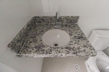 Apartamento para alugar com 47m², 2 quartos e sem vagaBanheiro