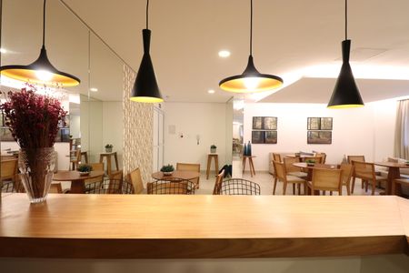 Apartamento para alugar com 64m², 2 quartos e 1 vagaÁrea comum - Salão de festas