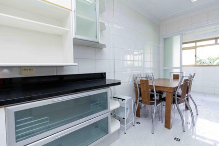 Apartamento para alugar com 186m², 3 quartos e 2 vagasCozinha