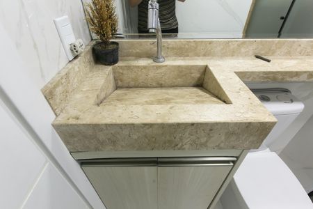 Apartamento para alugar com 50m², 2 quartos e 1 vagaDetalhe banheiro
