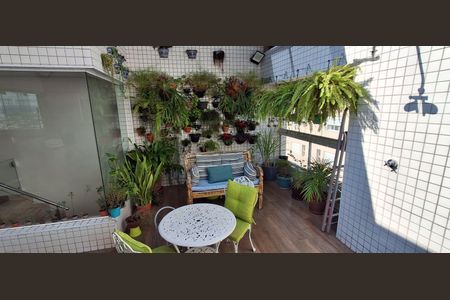 Apartamento à venda com 240m², 3 quartos e 3 vagasCobertura