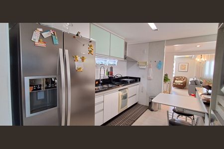 Apartamento à venda com 240m², 3 quartos e 3 vagasCozinha