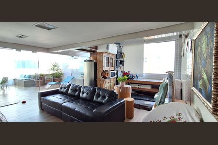 Apartamento à venda com 240m², 3 quartos e 3 vagasCobertura