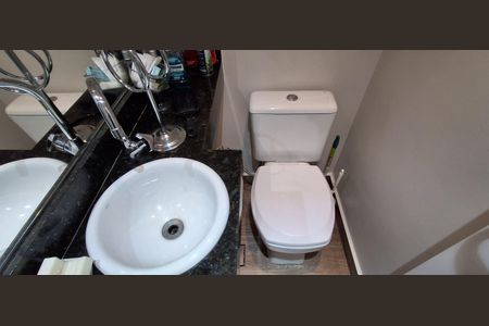 Apartamento à venda com 240m², 3 quartos e 3 vagasBanheiro cobertura