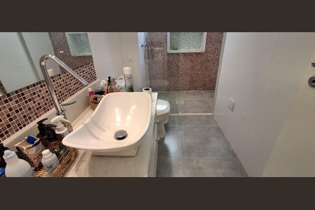 Apartamento à venda com 240m², 3 quartos e 3 vagasBanheiro Suíte 1