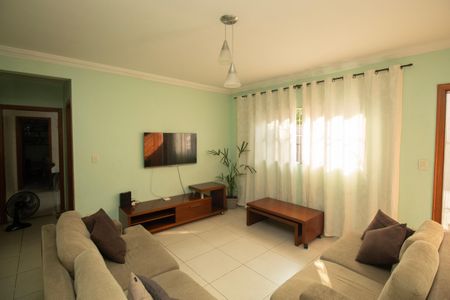 Casa à venda com 150m², 4 quartos e 3 vagasSala 1