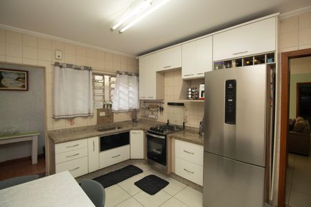 Casa à venda com 150m², 4 quartos e 3 vagasBanheiro 1