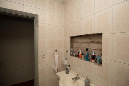 Casa à venda com 150m², 4 quartos e 3 vagasBanheiro 2
