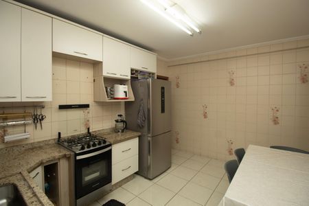 Casa à venda com 150m², 4 quartos e 3 vagasBanheiro 1