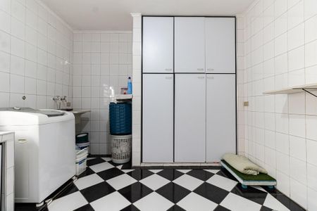 Casa à venda com 268m², 3 quartos e 2 vagas Casa à venda com 268m², 3 quartos e 2 vagasLavanderia da Casa 1