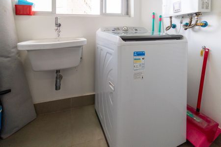 Apartamento à venda com 74m², 3 quartos e 1 vagaÁrea de Serviço