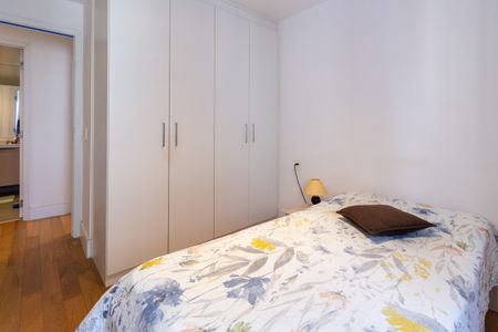 Apartamento à venda com 74m², 3 quartos e 1 vagaQuarto 2