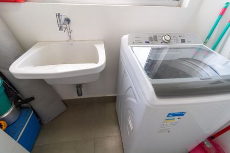 Apartamento à venda com 74m², 3 quartos e 1 vagaÁrea de Serviço