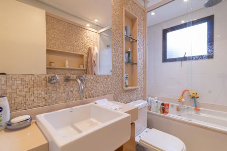 Apartamento à venda com 129m², 3 quartos e 2 vagasBanheiro da Suíte 1