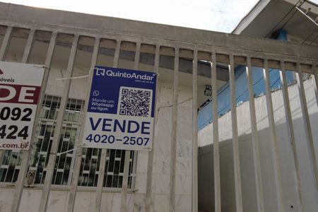 Casa à venda com 160m², 3 quartos e 3 vagasFachada e placa