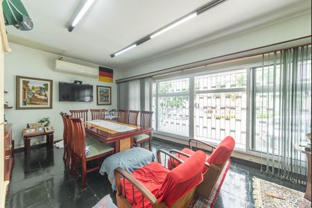 Casa à venda com 160m², 3 quartos e 3 vagasSala