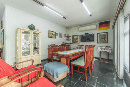 Casa à venda com 160m², 3 quartos e 3 vagasSala