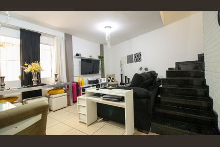 Casa de condomínio à venda com 110m², 2 quartos e 1 vaga Casa de condomínio à venda com 110m², 2 quartos e 1 vagaSala