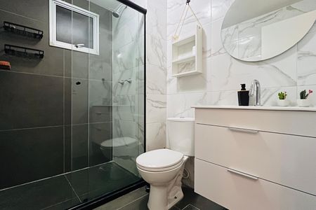 Apartamento à venda com 60m², 2 quartos e 1 vaga Apartamento à venda com 60m², 2 quartos e 1 vagaBanheiro