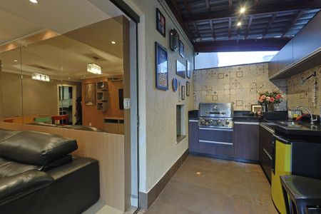 Apartamento à venda com 4 quartos, 230m² em Buritis, Belo Horizonte