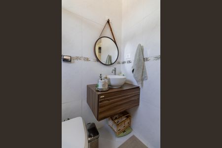 Casa à venda com 120m², 3 quartos e 1 vagaBanheiro