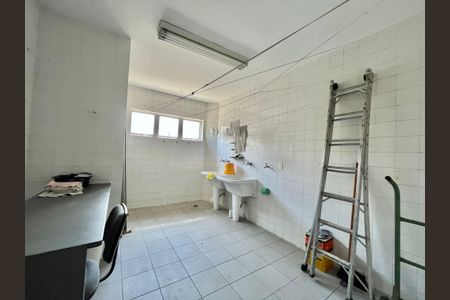 Casa para alugar com 280m², 4 quartos e 8 vagas Casa para alugar com 280m², 4 quartos e 8 vagasÁrea de Serviço