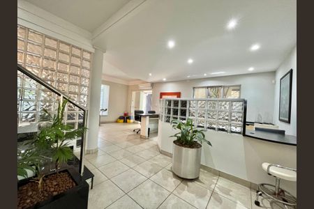 Casa para alugar com 280m², 4 quartos e 8 vagas Casa para alugar com 280m², 4 quartos e 8 vagasSala