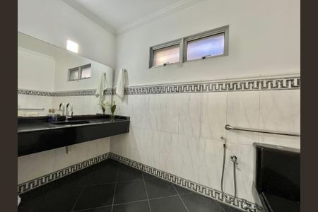 Casa para alugar com 280m², 4 quartos e 8 vagas Casa para alugar com 280m², 4 quartos e 8 vagasLavabo