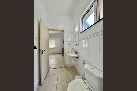 Casa para alugar com 280m², 4 quartos e 8 vagas Casa para alugar com 280m², 4 quartos e 8 vagasBanheiro da Suíte 1