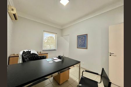 Casa para alugar com 280m², 4 quartos e 8 vagas Casa para alugar com 280m², 4 quartos e 8 vagasSuite 2