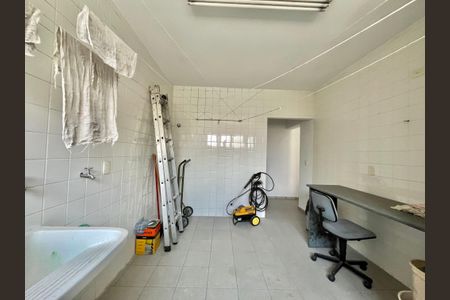 Casa para alugar com 280m², 4 quartos e 8 vagas Casa para alugar com 280m², 4 quartos e 8 vagasÁrea de Serviço