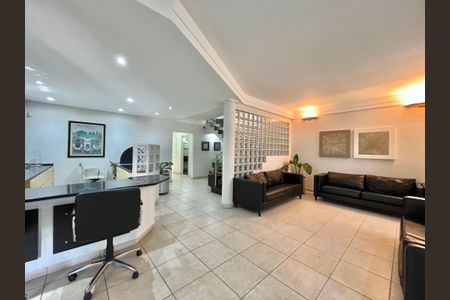 Casa para alugar com 280m², 4 quartos e 8 vagas Casa para alugar com 280m², 4 quartos e 8 vagasSala