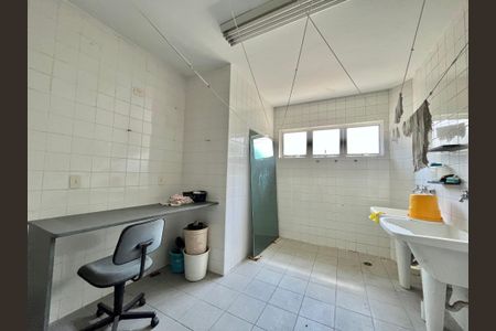 Casa para alugar com 280m², 4 quartos e 8 vagas Casa para alugar com 280m², 4 quartos e 8 vagasÁrea de Serviço