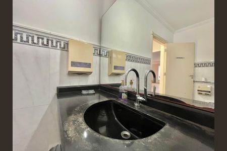 Casa para alugar com 280m², 4 quartos e 8 vagas Casa para alugar com 280m², 4 quartos e 8 vagasLavabo