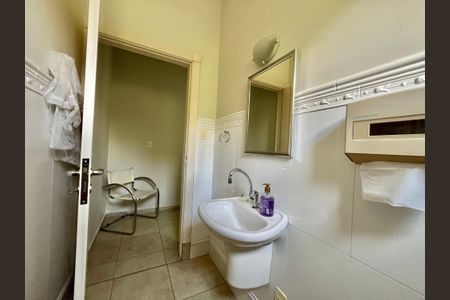 Casa para alugar com 280m², 4 quartos e 8 vagas Casa para alugar com 280m², 4 quartos e 8 vagasBanheiro da Suíte 2