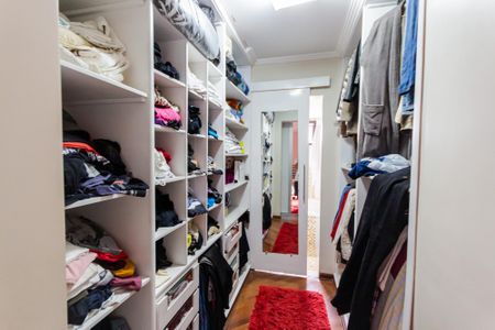 Apartamento à venda com 146m², 3 quartos e 4 vagas Apartamento à venda com 146m², 3 quartos e 4 vagasCloset